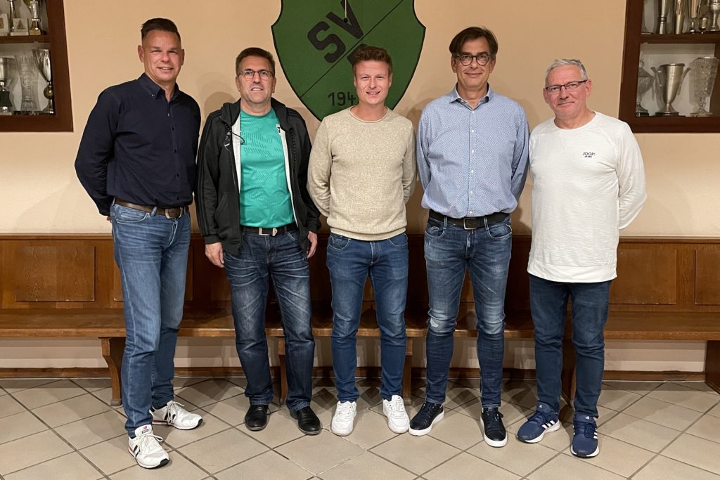 Die neue Vorstandschaft besteht aus Joachim Karl, Hans-Jürgen Wich, Christian Ott, Thomas Karl und Hannes Porzelt (v.l.n.r.)