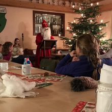 Kinderpunsch, Fackelwanderung und viele Geschenke