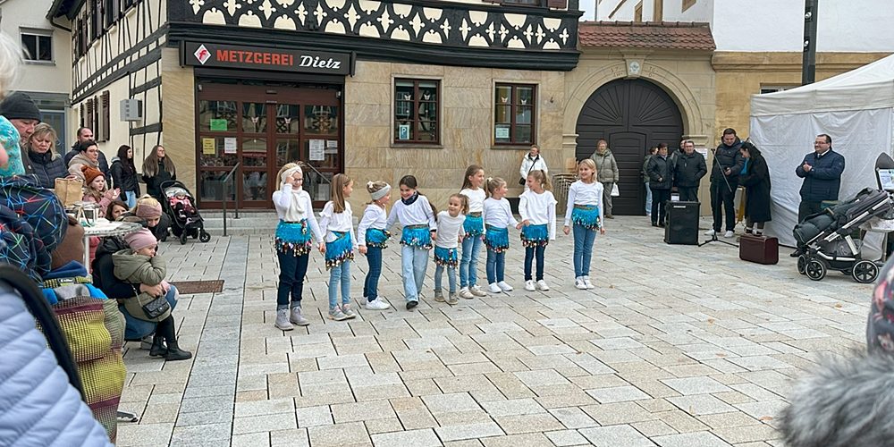 Tanzmäuse begeisterten auf dem Herbstmarkt