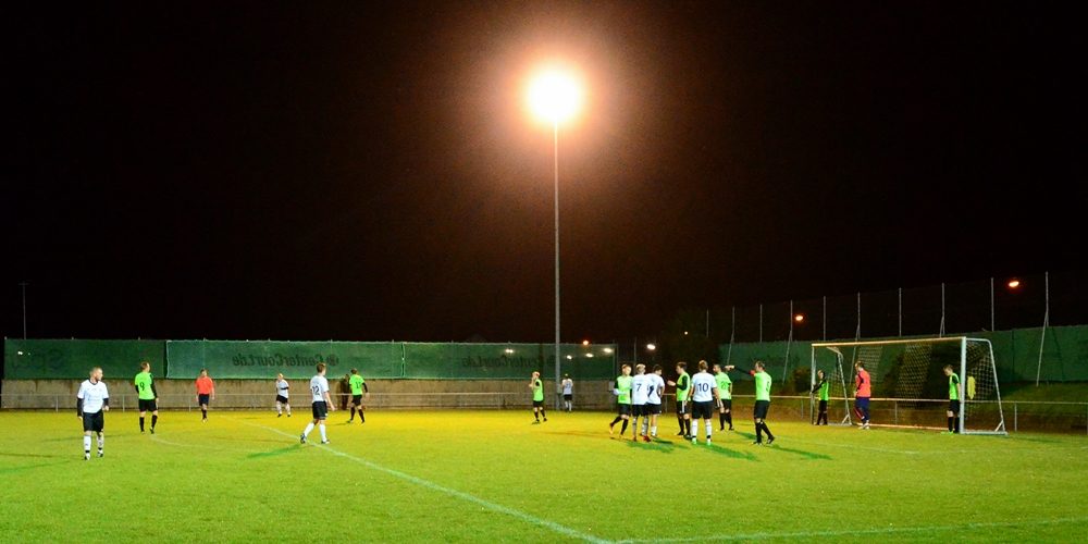 SV Dörfleins gewinnt einseitiges Flutlichtspiel