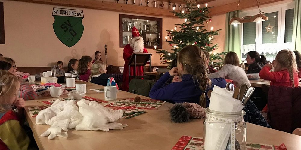 Kinderpunsch, Fackelwanderung und viele Geschenke