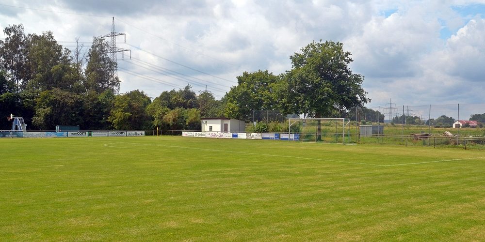 Fußballplätze werden besandet